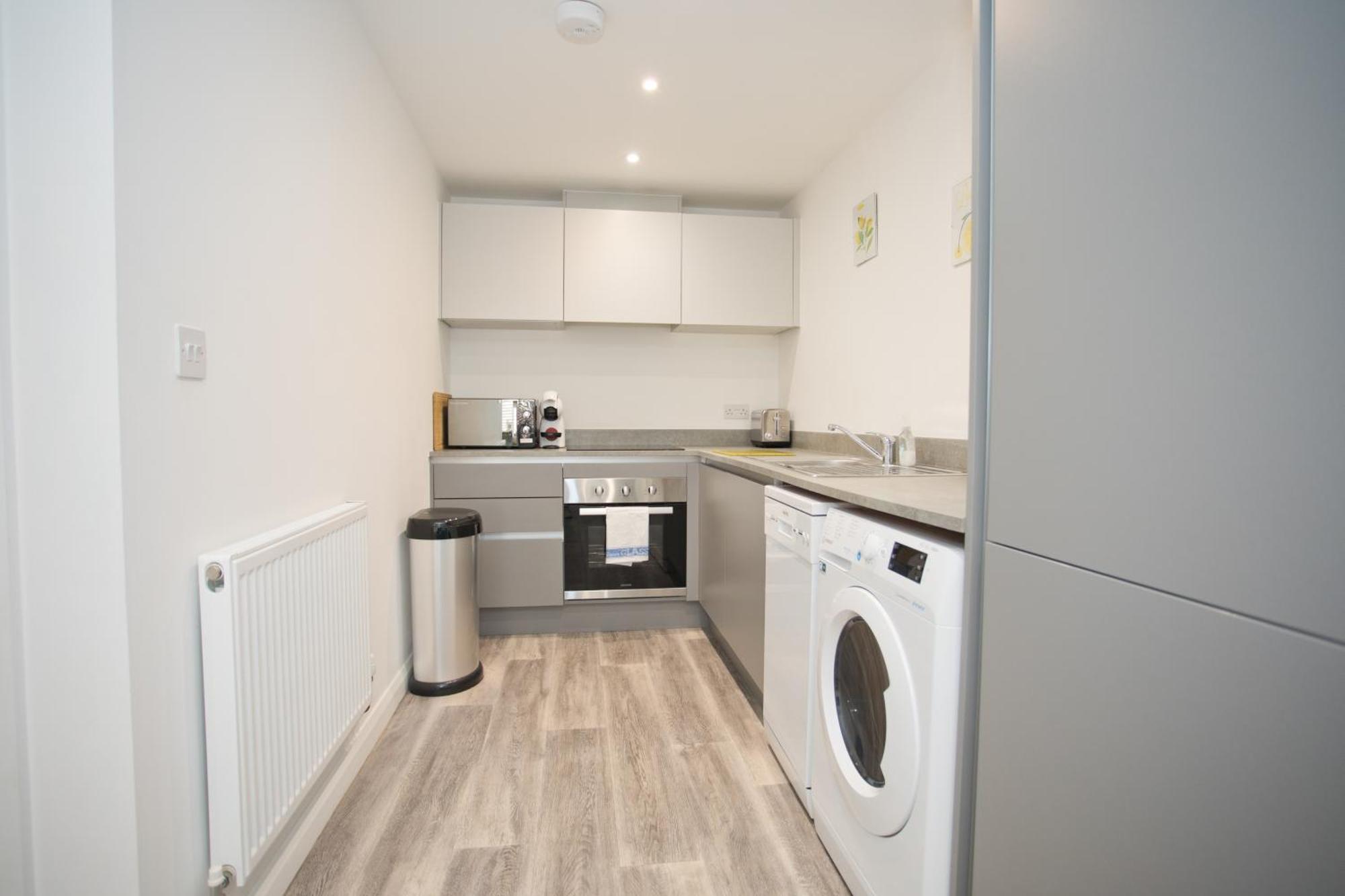 Sea Air - 2 Bedrooms - Parking - Mins To Beach Борнмут Экстерьер фото
