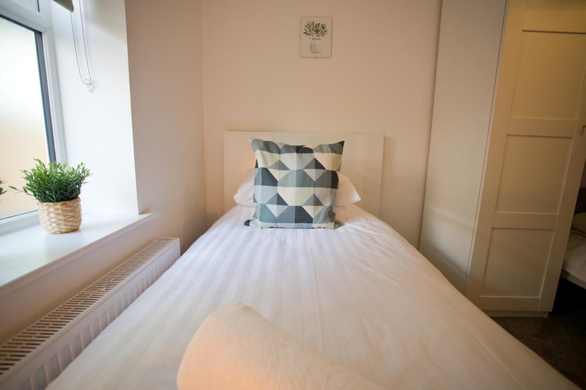 Sea Air - 2 Bedrooms - Parking - Mins To Beach Борнмут Экстерьер фото